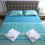 Skyline Summerland Apartment *