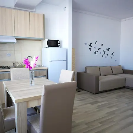 Skyline Summerland Apartament *