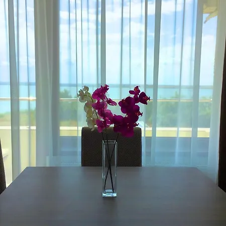 Skyline Summerland Апартаменты